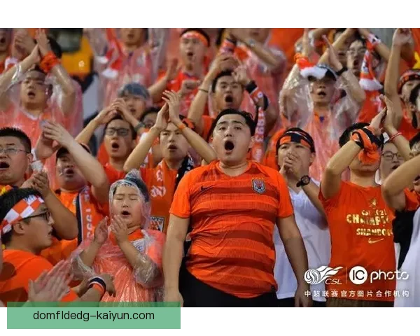 泰国国家队球迷热情高涨，持续为球队倾情呐喊，备受期待。