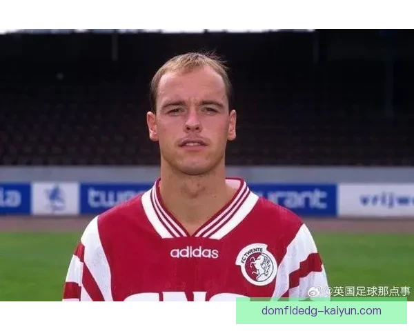 滕哈赫球队近期表现稳健，稳定性持续提升令外界期待。