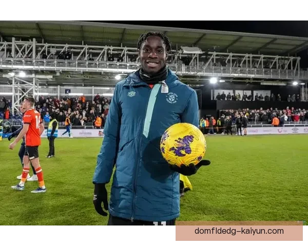 英超琼斯状态回暖，卢顿争取在接下来的比赛中延续良好表现